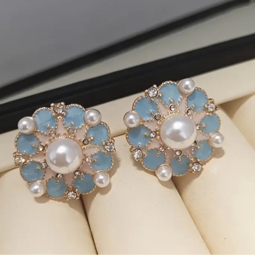 Pearl Blue Floral Stud Earrings Gold Tone Elegant NWT